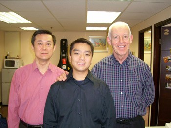 兩位美國國際低音大提琴大師  Paul Ellison, Yuan Xiong Lu 與鄭景聰老師合